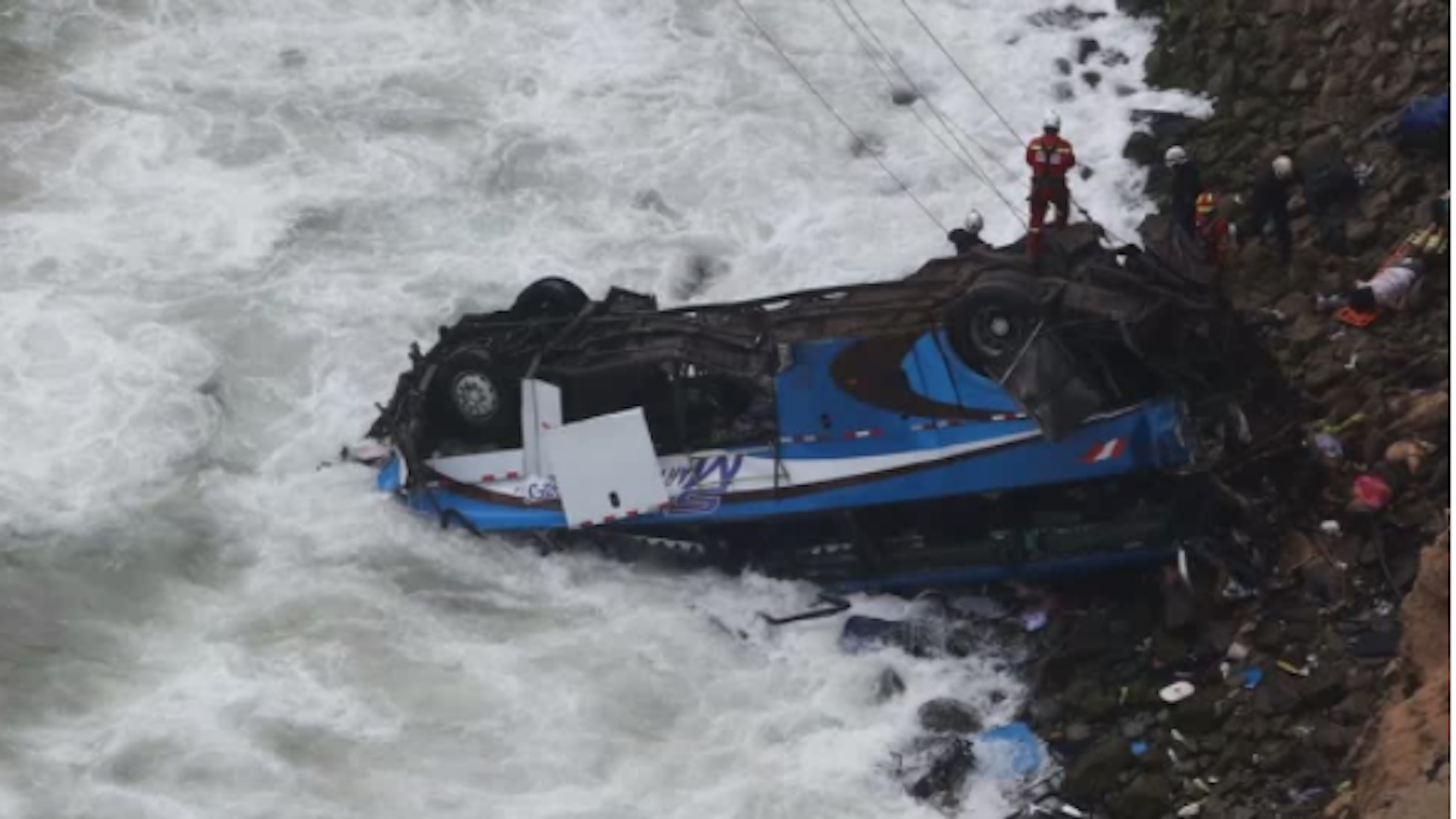 Peru Pasamayo coach crash: 50 bodies recovered - BBC News