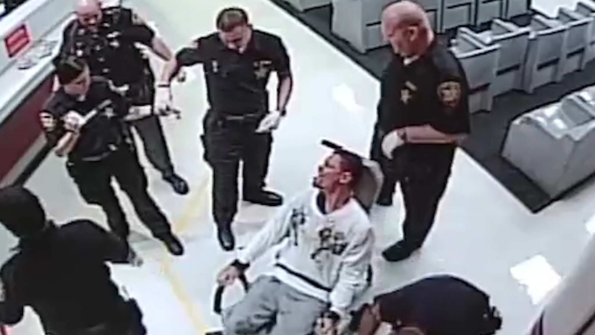 I Can T Breathe Video Shows Deputies Pepper Spraying Man In A