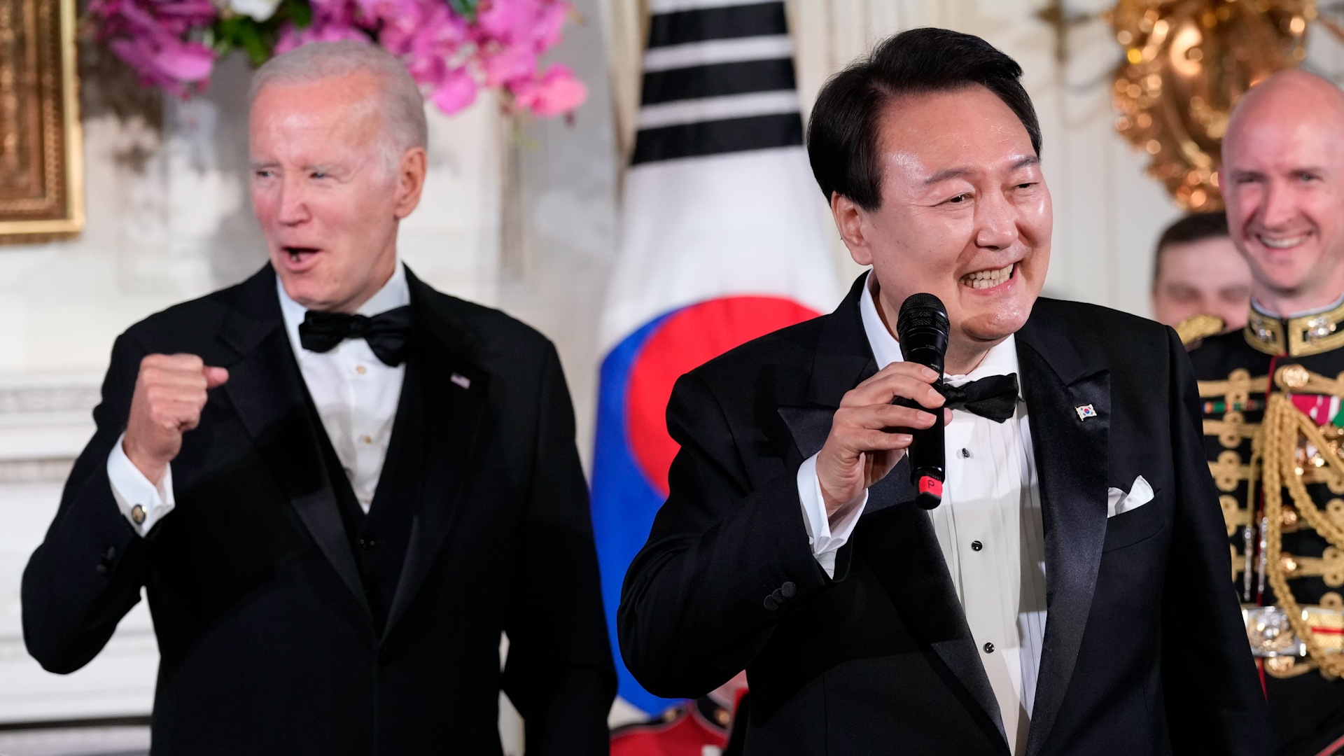 South Korean president sings American Pie