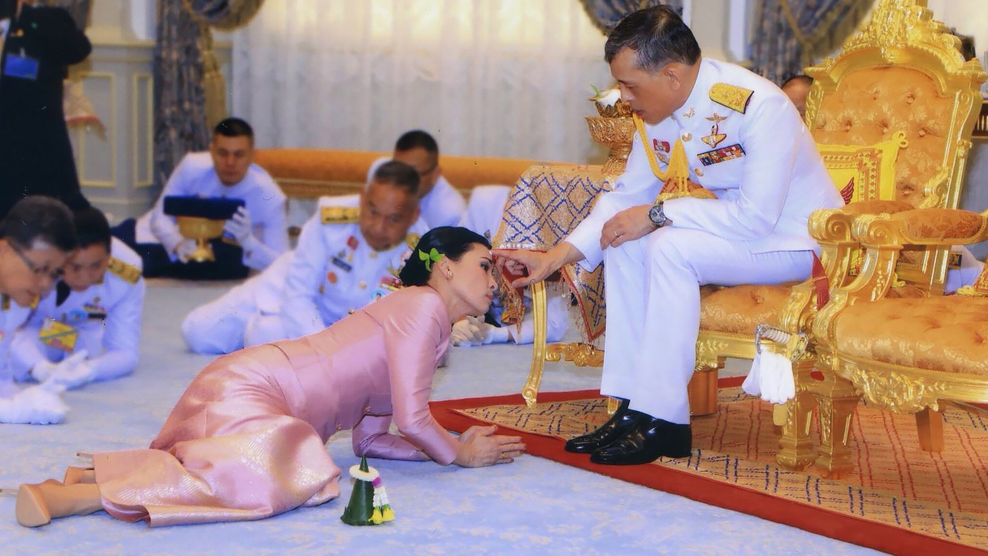 The King Of Thailand Married His Bodyguard And Made Her Queen The Washington Post
