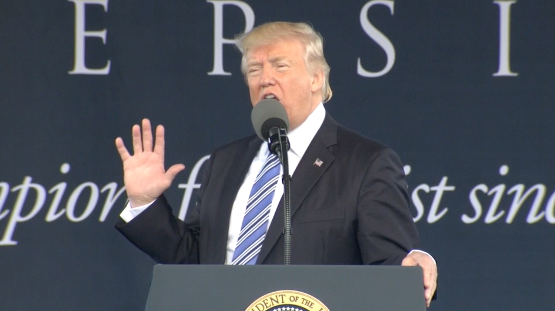 Trump arrives at Liberty National for Presidents Cup finale – The Denver  Post