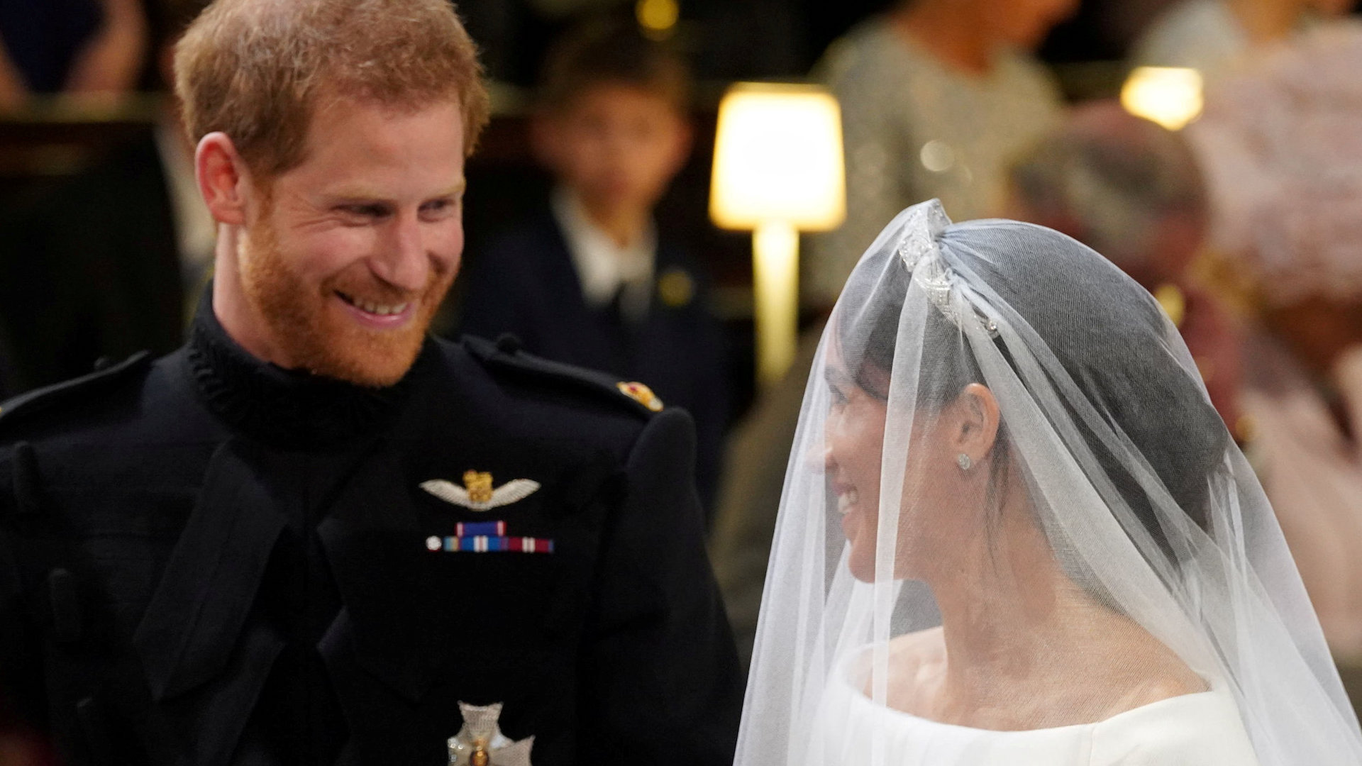 Royal Wedding Football Scarf Prince Harry and Megan Markle Wedding FA Cup Final 