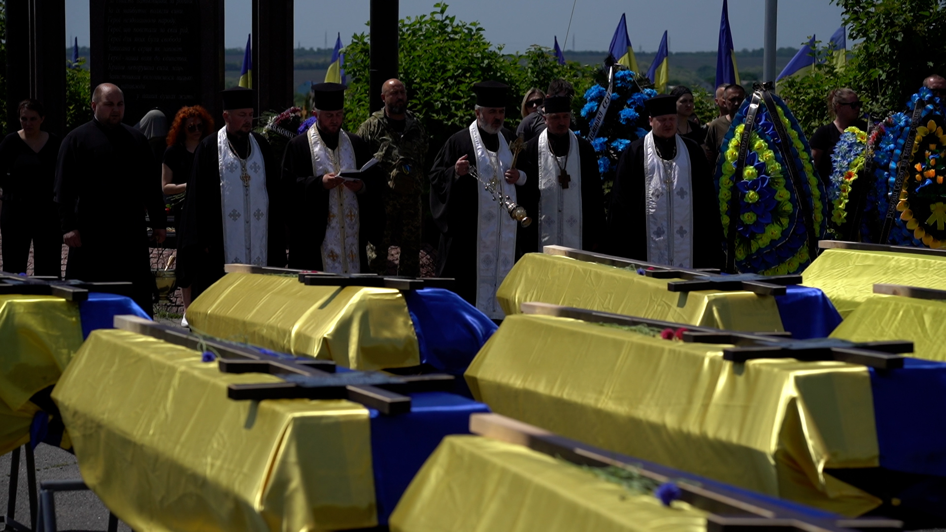 t_a71da1b677d34fd385c1b117d67e1bfb_name_0608_ukrainecemetery_V3_00_02_25_22_Still014.jpg