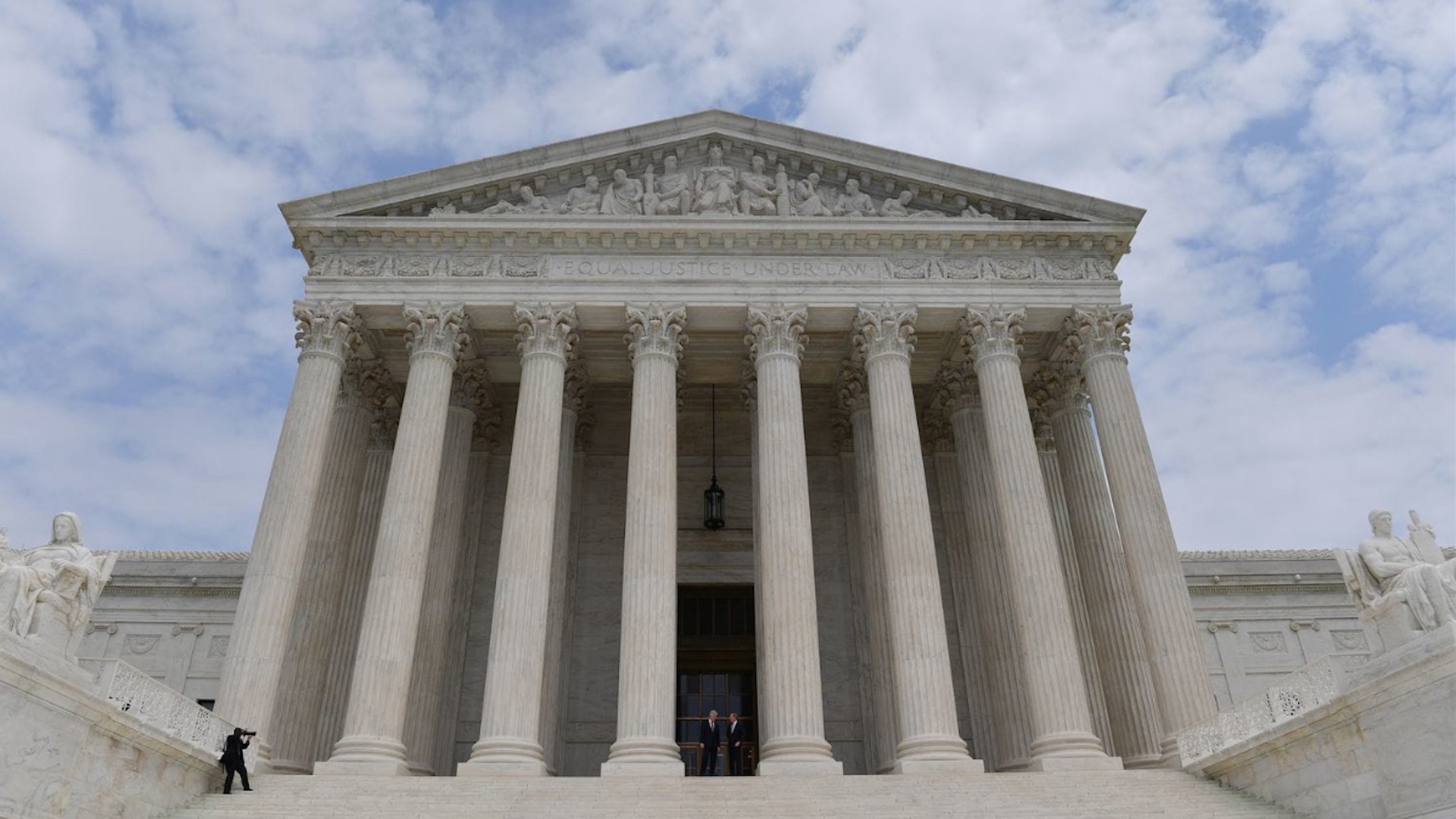 Supreme Court rules that warrant is needed to access cell tower