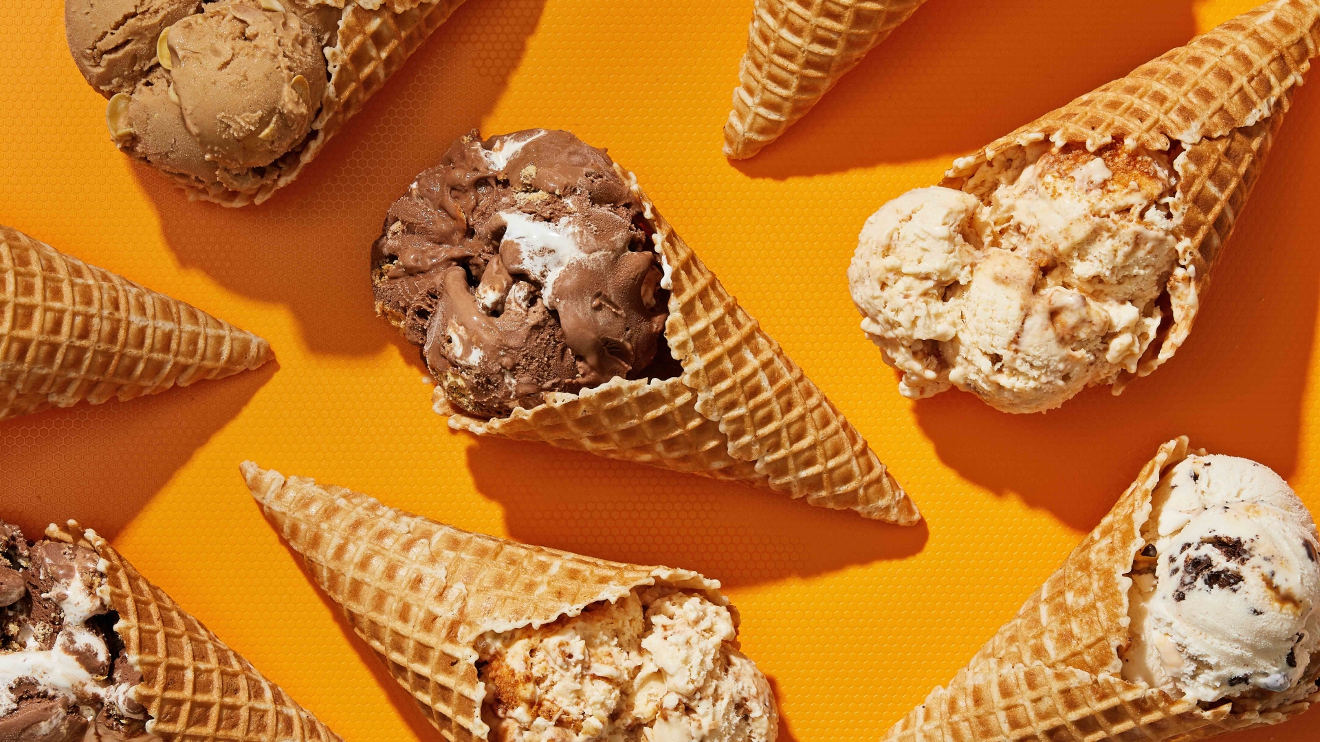 Ball Shaped Ice Cream Maker, Makes Ice Cream By Just Playing With It