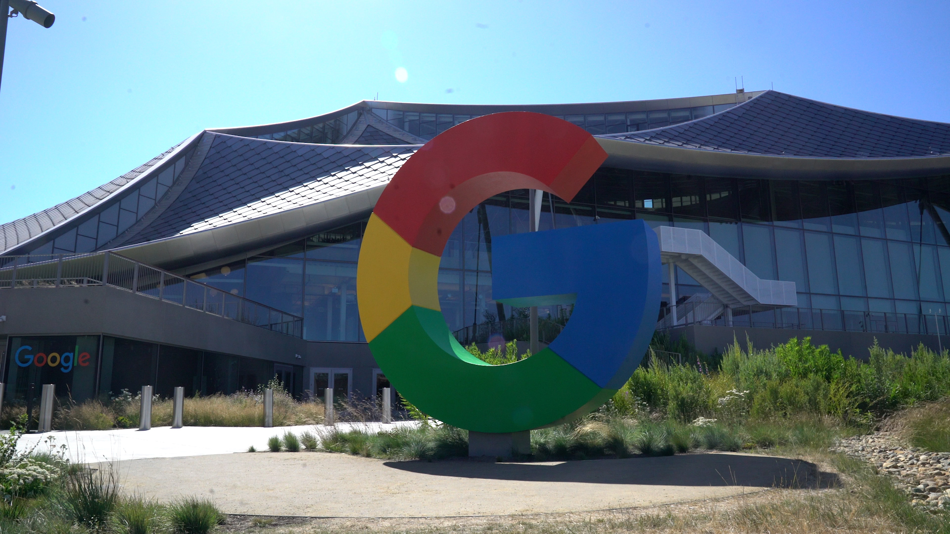 Google opens futuristic Mountain View campus where 4,000 will work