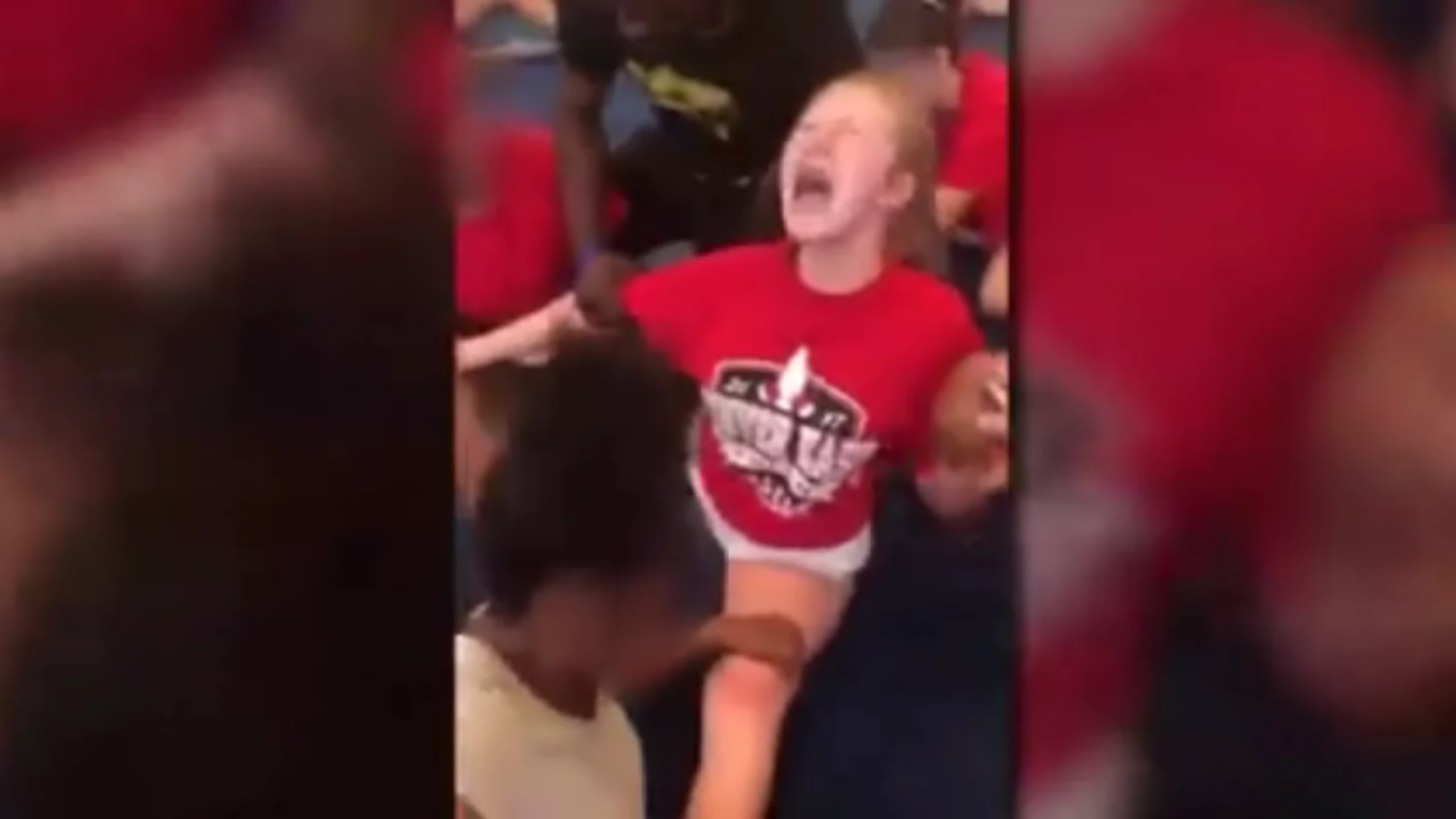 Cristo preámbulo Abundante Disturbing video shows high school cheerleaders screaming as they're forced  to do splits - The Washington Post
