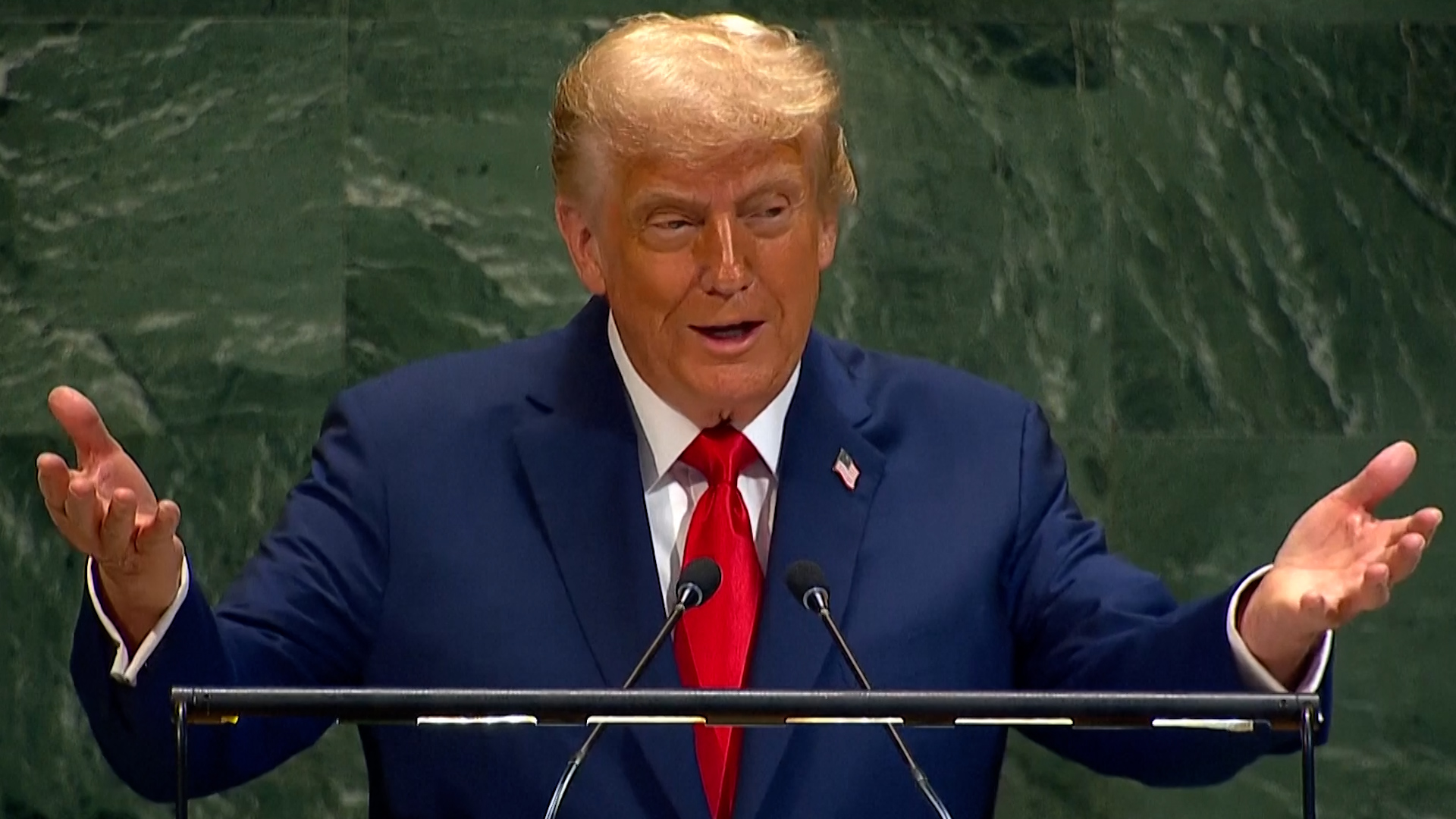 専用　TRUMP TIGHT U.N. teleprompter malfunctions during Trump's speech