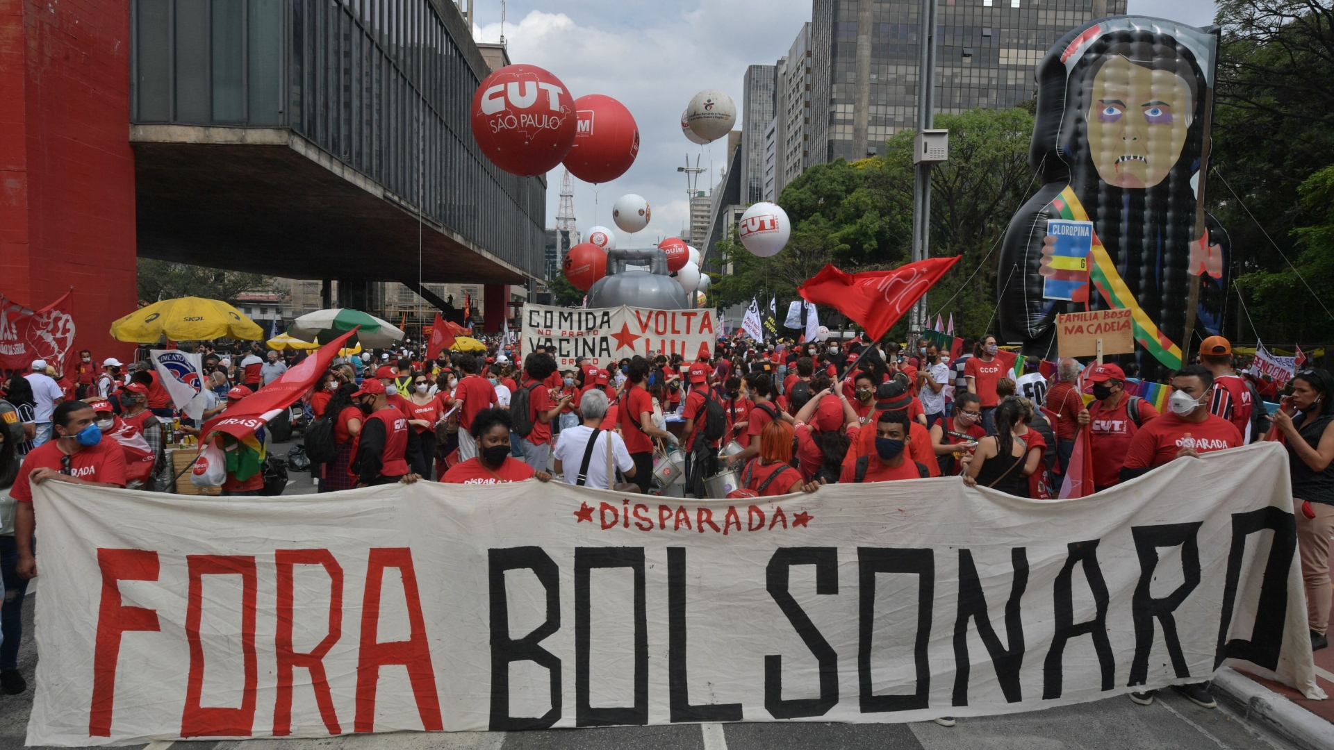 Raging pandemic shuts down Sao Paulo as Brazil nears Pfizer deal