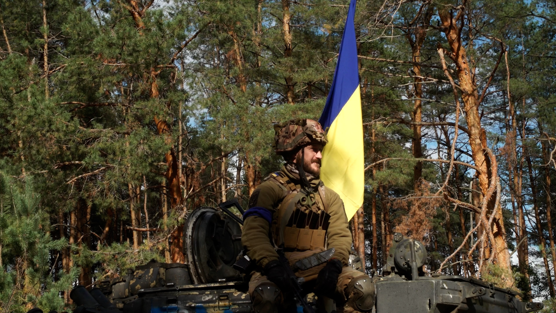 As Russian Troops Flee Lyman, Ukrainians Rejoice—and Help Themselves to  Russian Supplies - WSJ