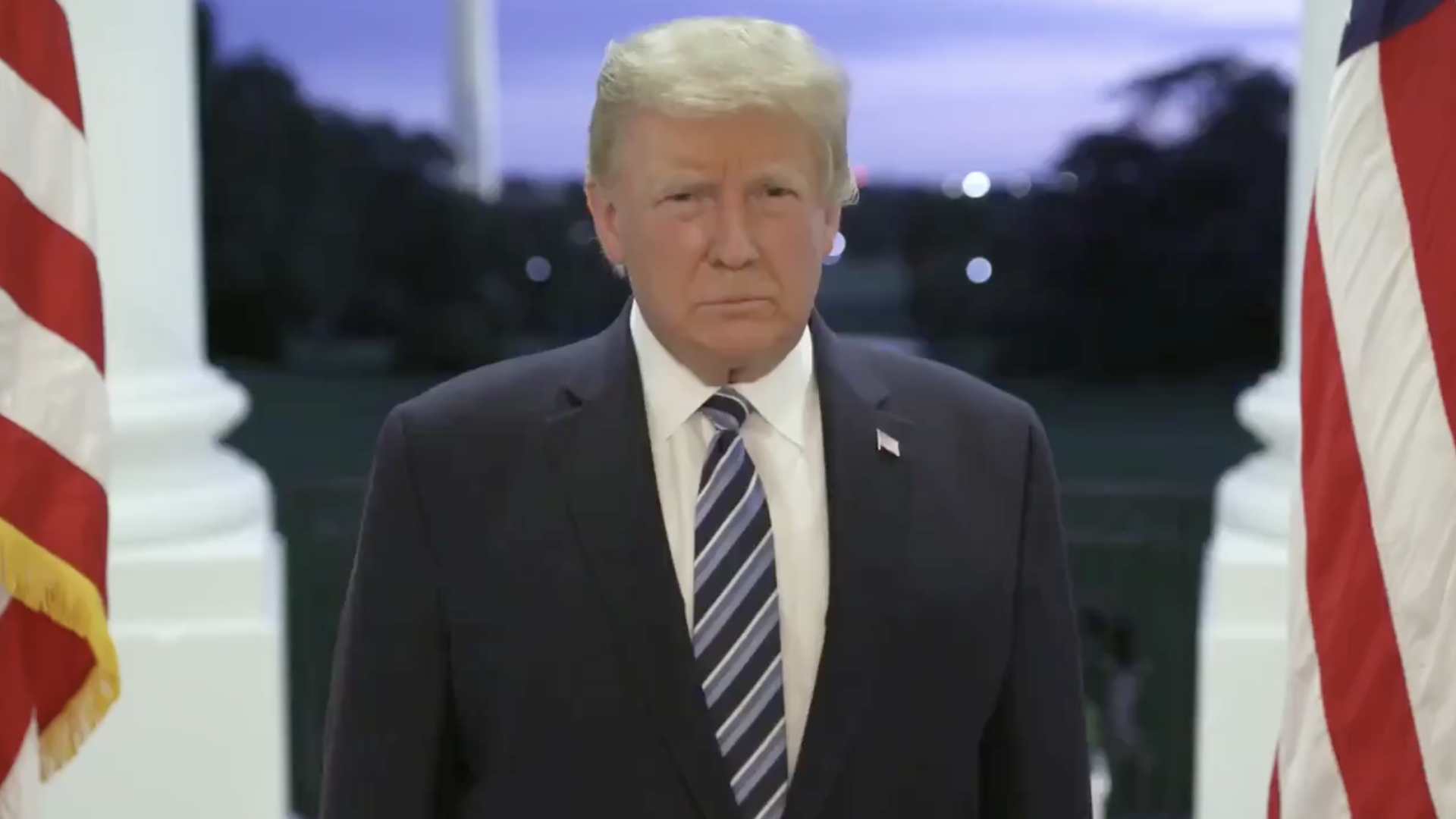 trump returns to white house from walter reed hospital takes off mask to pose for photos the washington post