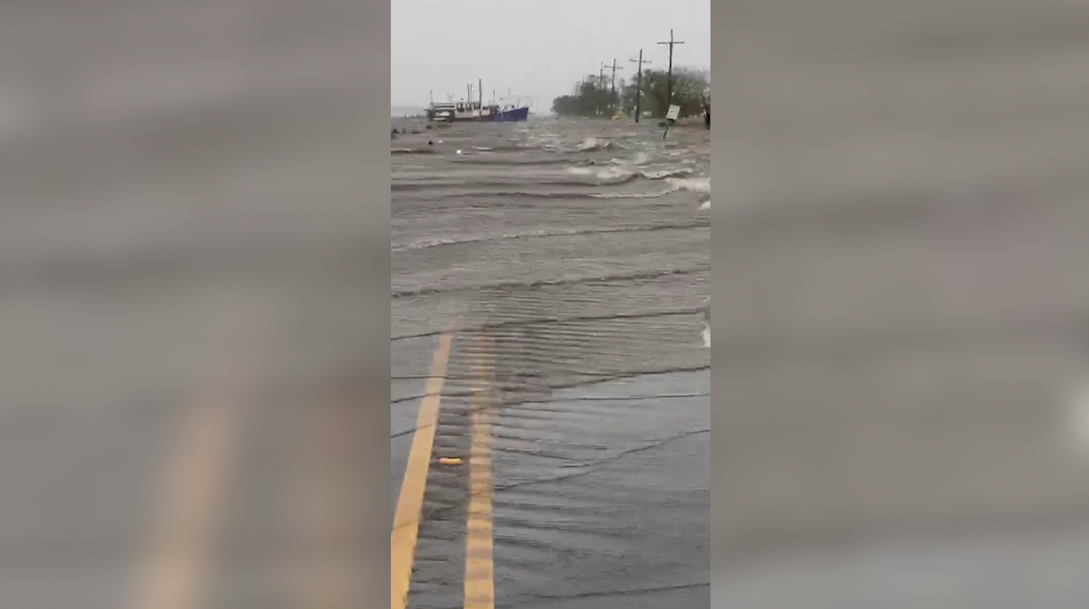 Hurricane Zeta roars inland after slamming New Orleans - The Hurricane Zeta roars inland after slamming New Orleans - The