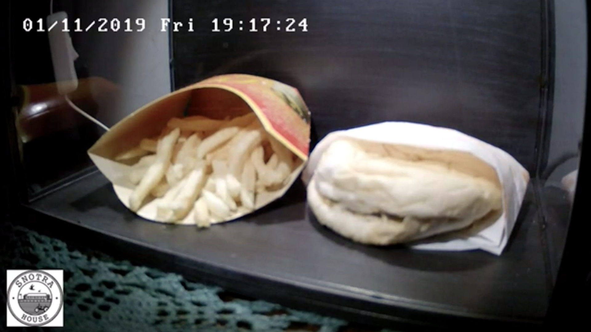 Featured image of post Mcdonalds Burger And Fries Drawing Its own employee resources website recommended workers to avoid burgers and fries whenever possible due to health risks
