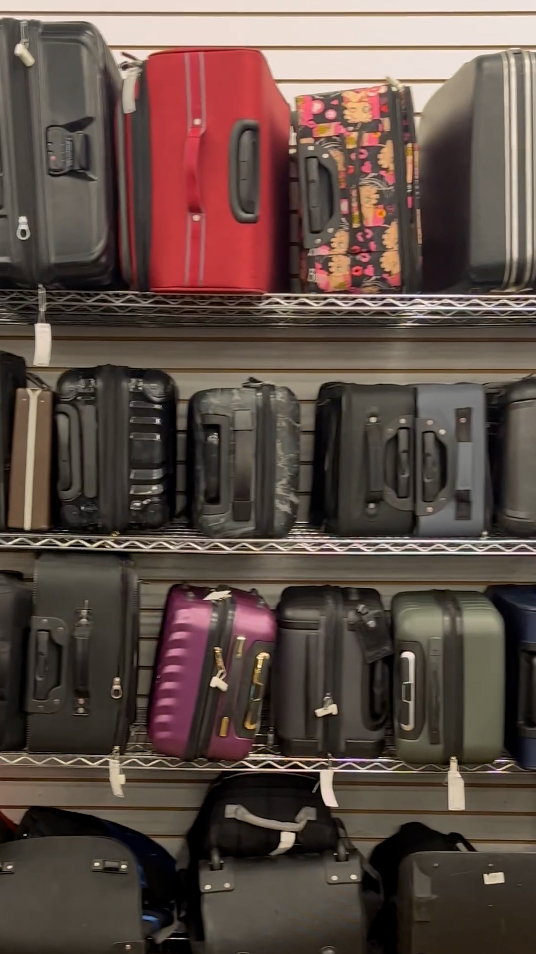 Unclaimed Baggage: The best place to shop is other people's lost bags - The  Washington Post