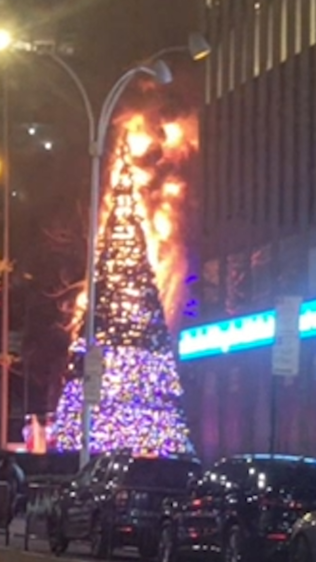 Manhattan Il Christmas On State 2022 Fox News Christmas Tree Set On Fire In New York City Blaze; Craig Tamanaha  Arrested, Police Say - The Washington Post