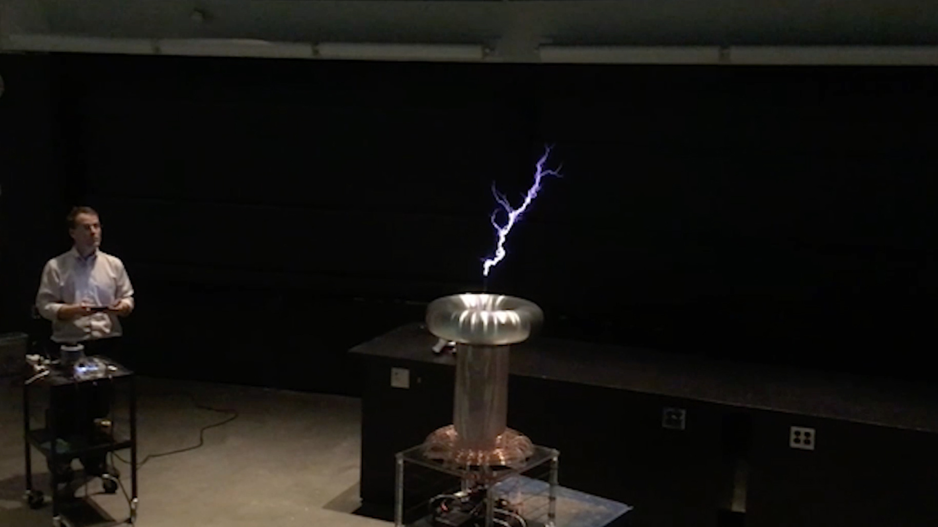 This guy created a homemade lightning machine that sings Christmas carols.  Really. - The Washington Post