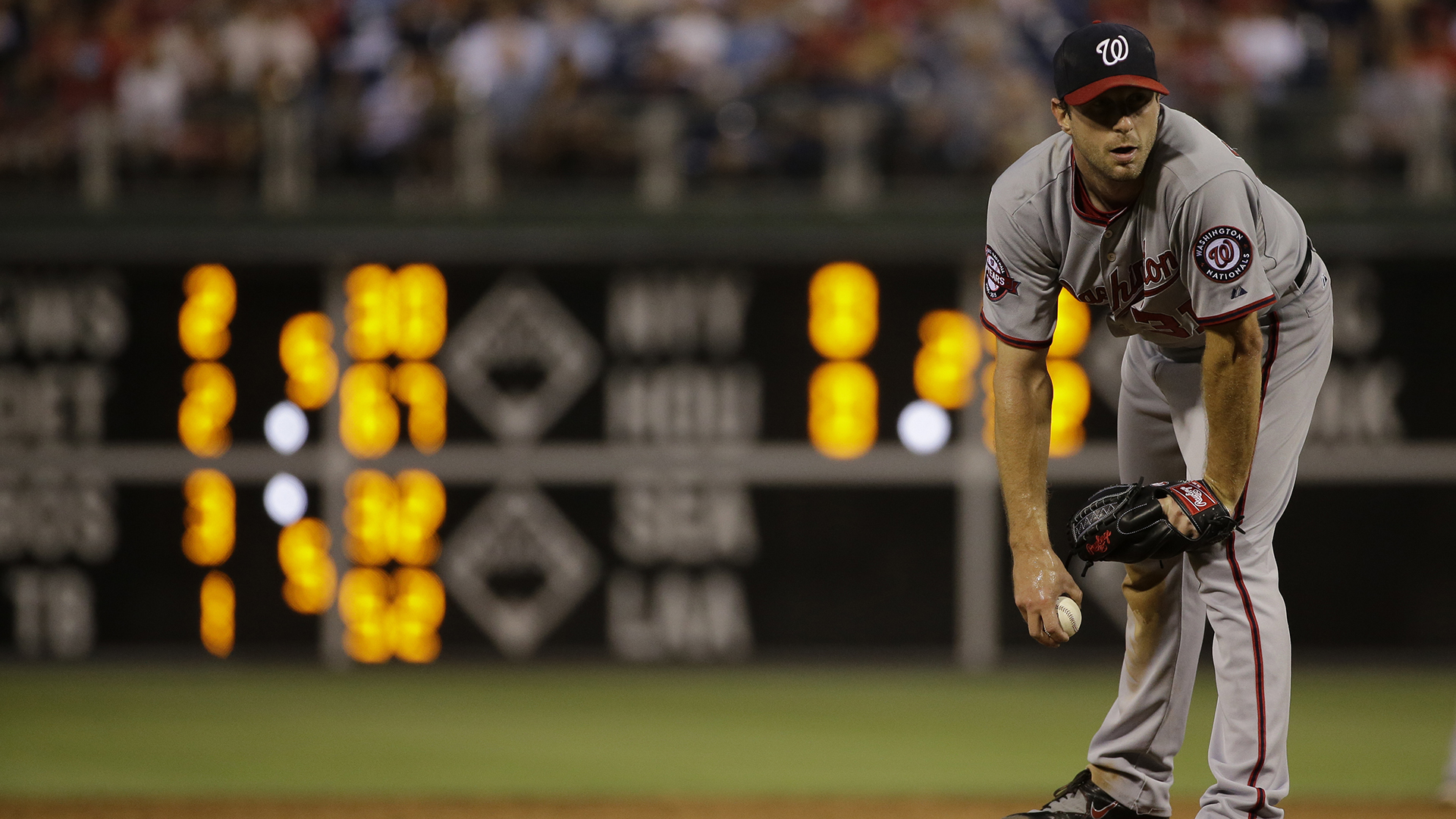 Nats put Strasburg on DL with stiff neck