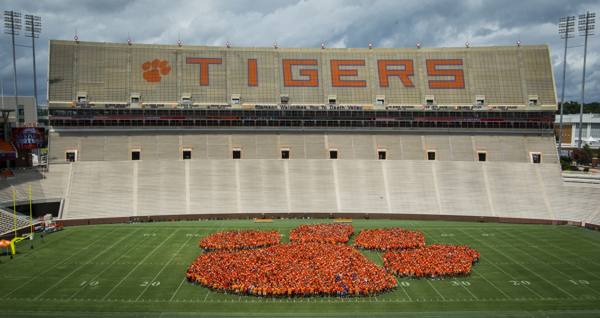 Clemson Students Form Giant Tiger Paw