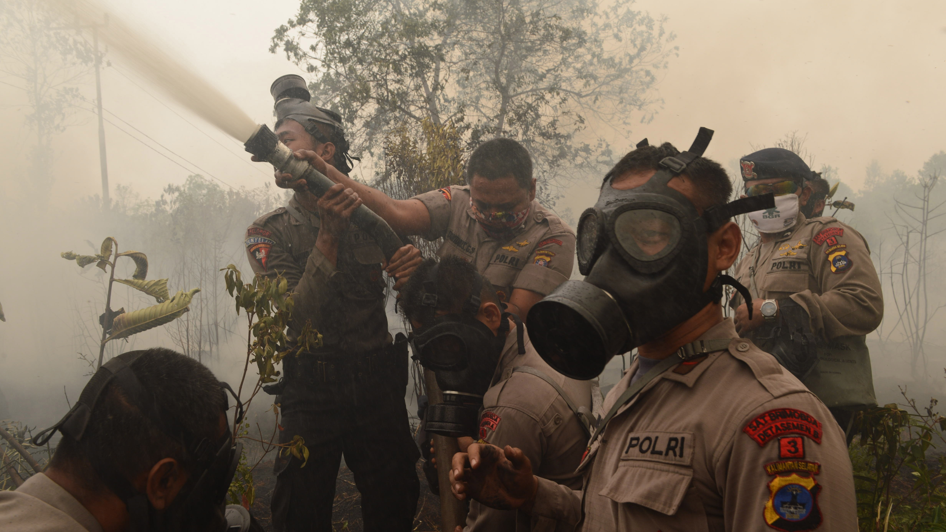 Singapore disappears into a thick haze caused by Indonesian fires