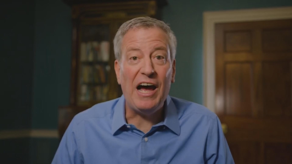 New York Mayor Bill de Blasio adds his name to the Democratic