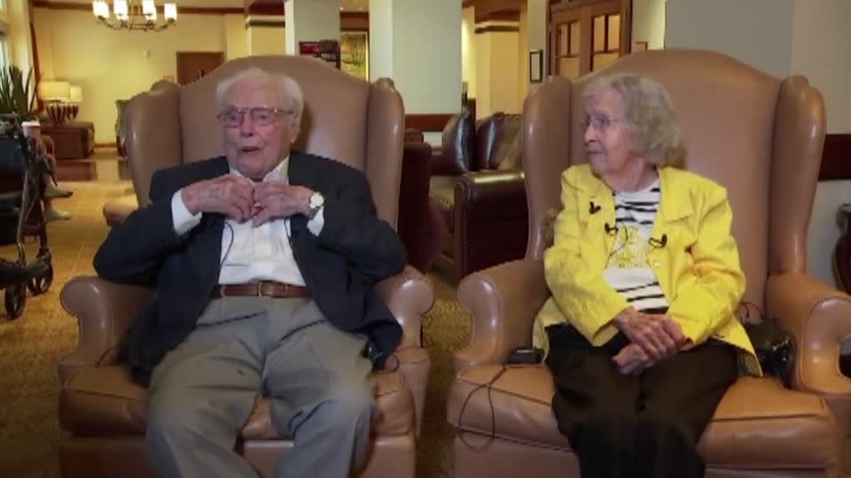 Couple becomes world's oldest newlyweds