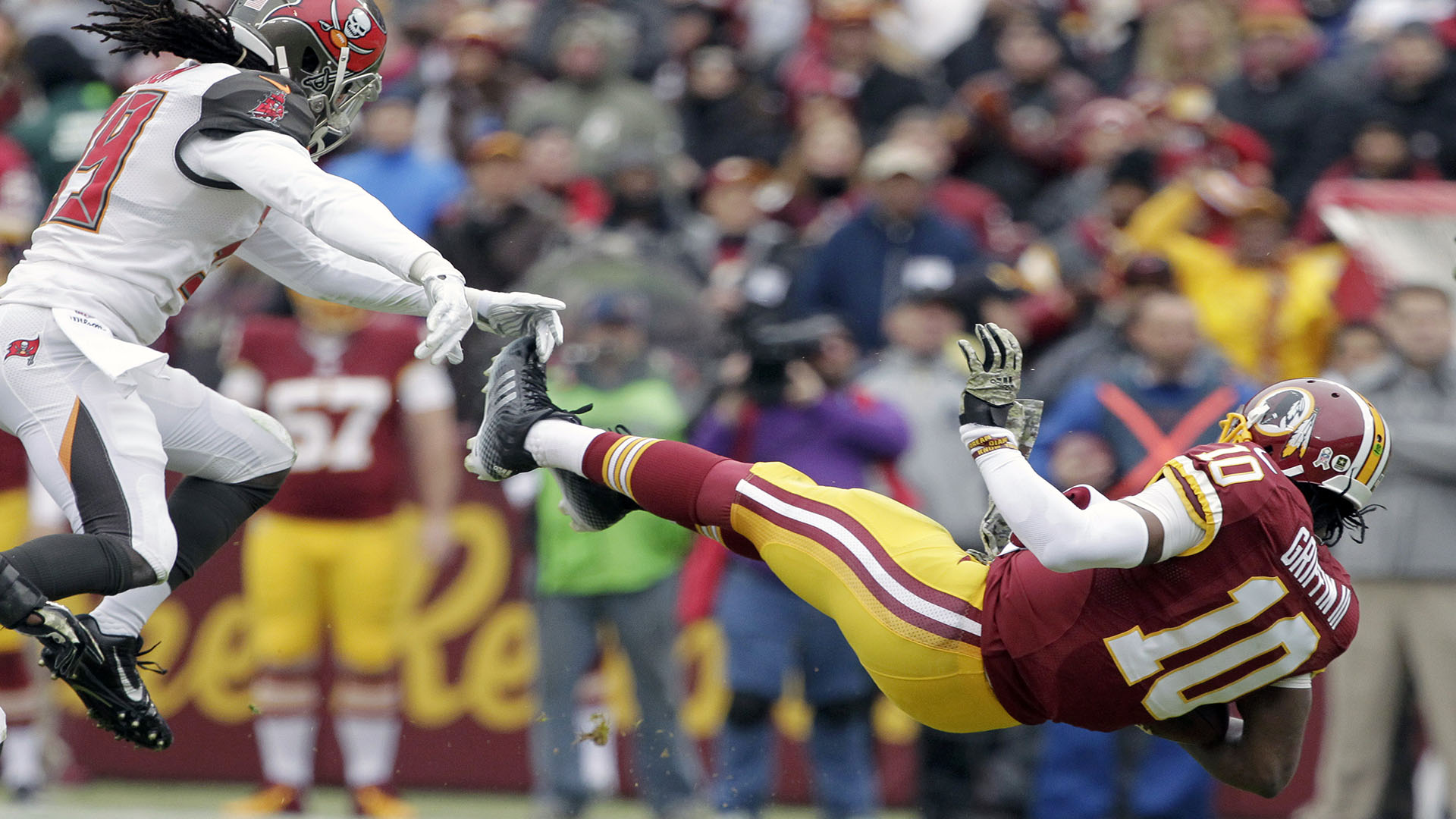 NOV 16, 2014 : Washington Redskins wide receiver DeSean Jackson (11)  reaches for an overthrown pass during